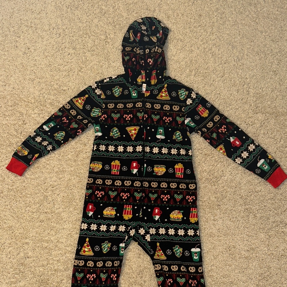 Warm and cozy Cat and Jack zip up PJs. Size medium